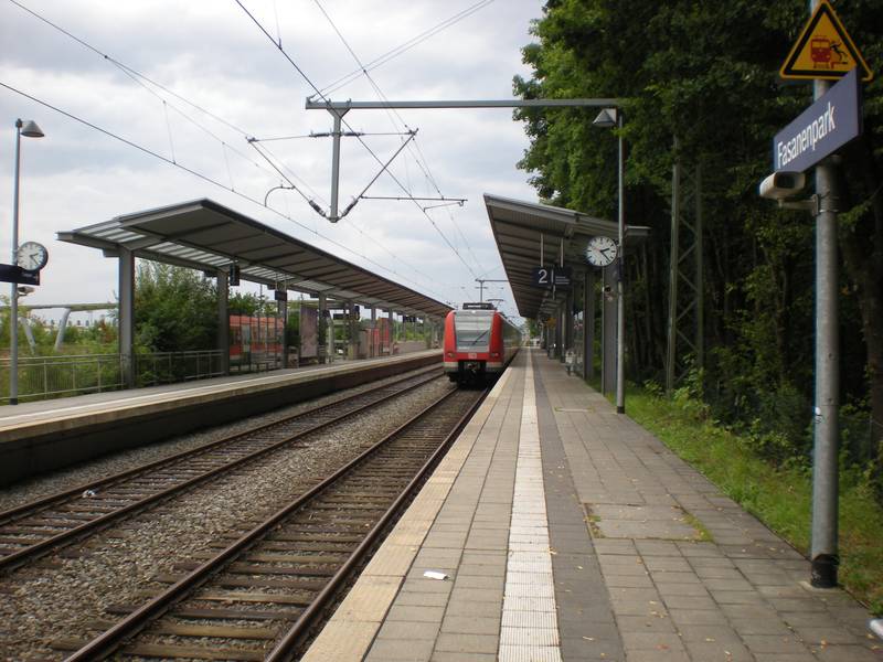 Seitenbahnsteige des S-Bahnhaltepunkts Fasanenpark