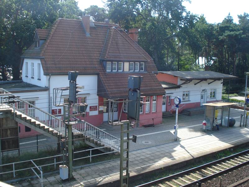 Bahnhof Potsdam-Rehbrücke.jpg