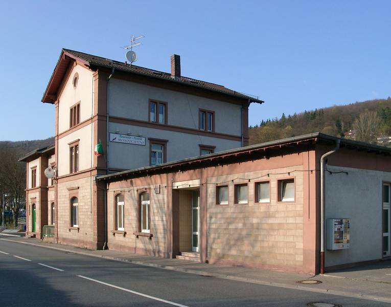 Neckarsteinach Bahnhof 20070404.jpg