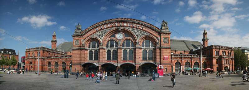 Bremen Hbf pano.jpg