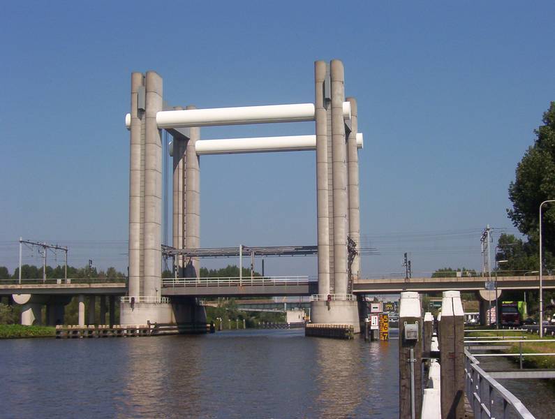 Hoge Gouwe spoorbrug