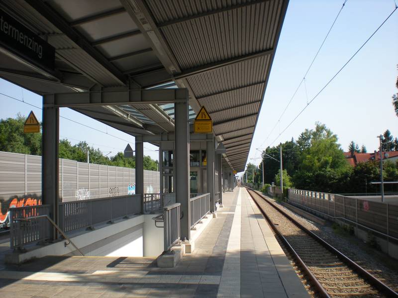 Bahnsteig des S-Bahnhofs München-Untermenzing