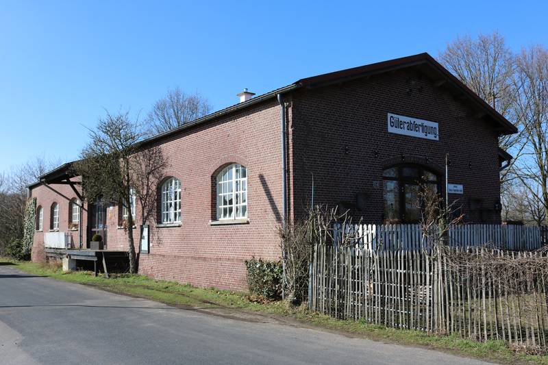 Bahnhof Hassum, Güterabfertigung (foto: Daniel van der Ree)