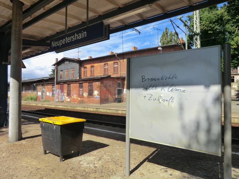Bahnhof Neupetershain - Braunkohle killt Klima und Zukunft