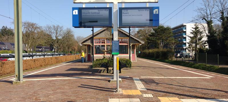 Platform entrance of Den Dolder train station.