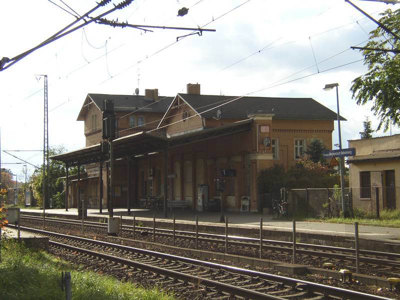 Bahnhof Potsdam, Medienstadt Babelsberg; ehemals Drewitz. Bahnsteigseite.