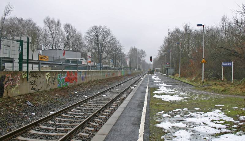Hp Gelsenkirchen-Buer Süd: Bahnsteig in Blickrichtung Südwest.