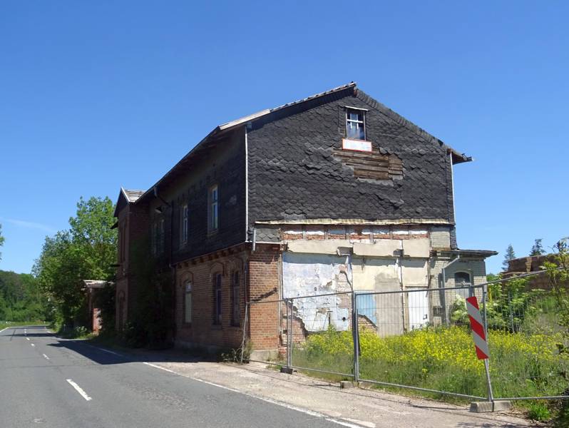 Bahnhof Hohenebra, Empfangsgebäude, Straßenseite