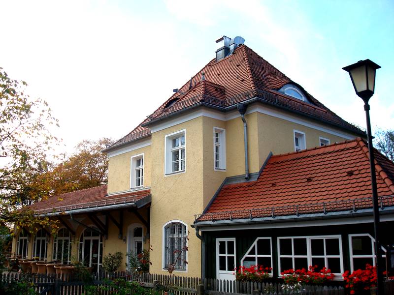 Wörthsee, OT Steinebach, Bahnhofstraße 2-4, Bahnhofsgebäude