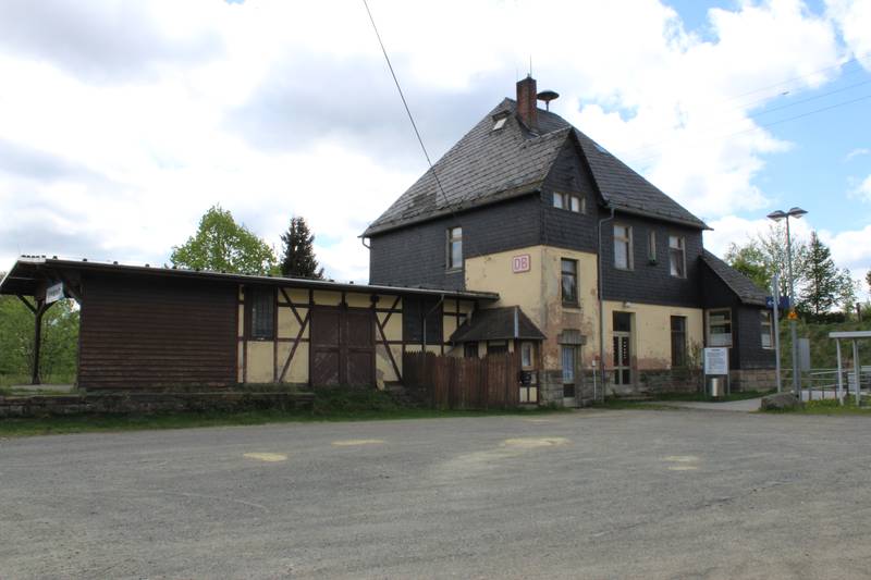 train station Unterlemnitz, station building