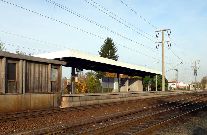 Bahnhof Nürnberg-Mögeldorf, Blick von Westen auf den Bahnsteig