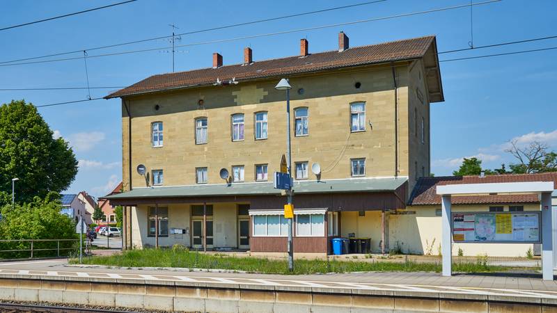 Empfangsgebäude Bahnhof Markt Bibart,  Ansicht von Süden