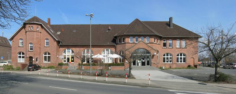 Das Bahnhofsgebäude des Bahnhofs in Lage/Lippe