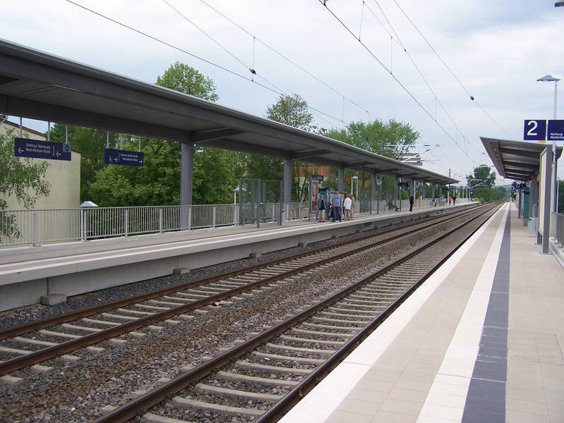 Gleis 1 des Zeilsheimer Bahnhofs