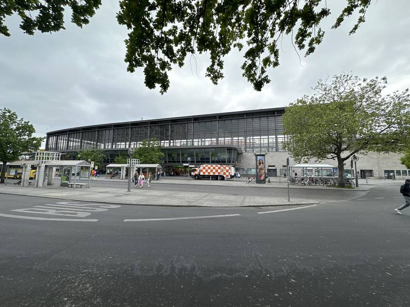 Fern- und Regionalbahnhof Berlin-Zoologischer Garten.jpg
