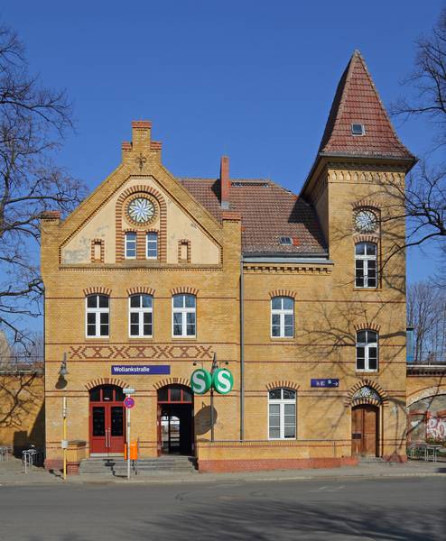 S-Bahn stop Wollankstraße, Berlin-Pankow, view from Berlin-Gesundbrunnen