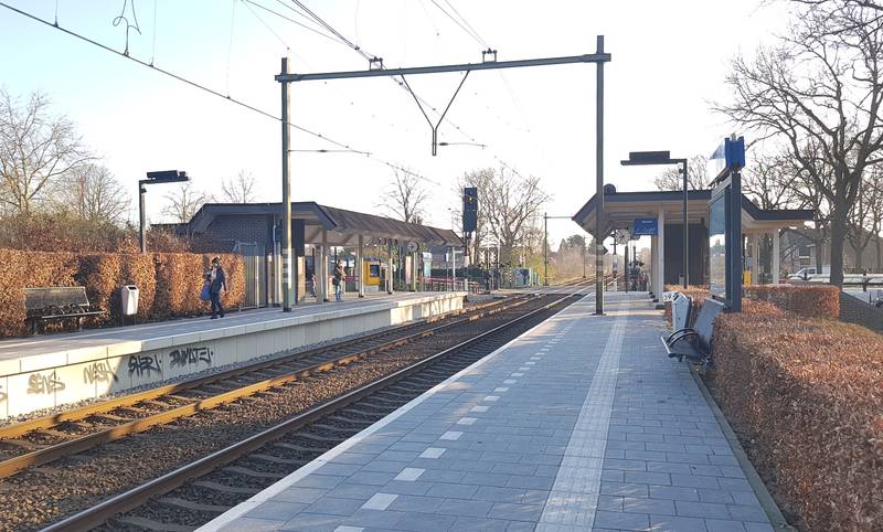 Treinstation Oss-West; zuidelijke perron kijkend in oostelijke richting