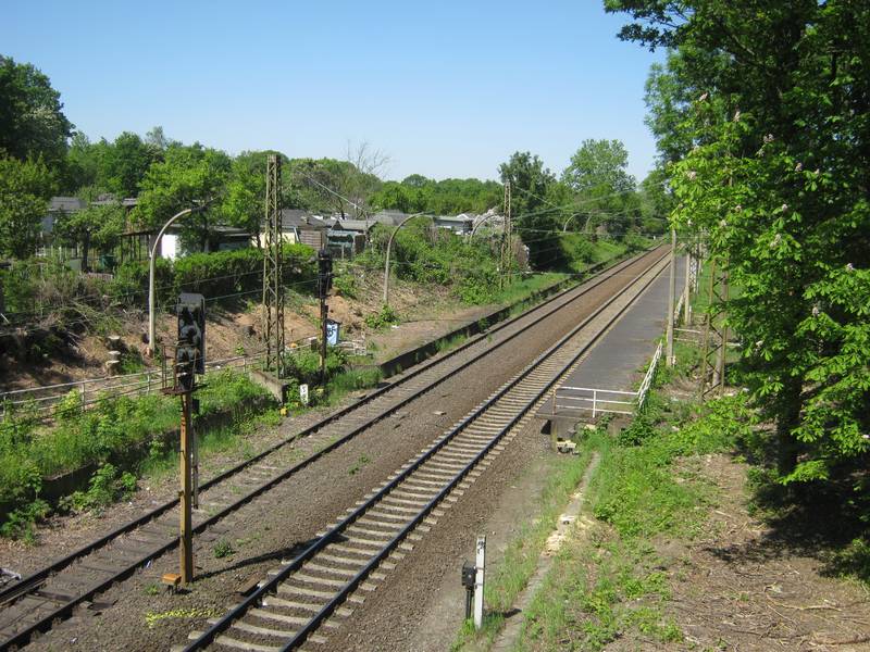 view of the former station Markkleeberg West from the bridge over the railway line