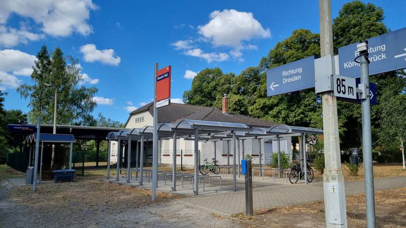 Weixdorf Bad railway stop.jpg