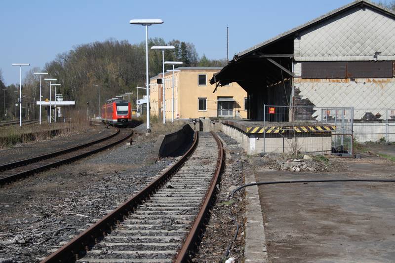 Bahnhof Schirnding mit Triebzug der Baureihe 612