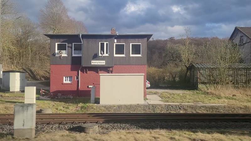 Neuekrug-Hahausen railway station, signal box, April 7 2022.jpg