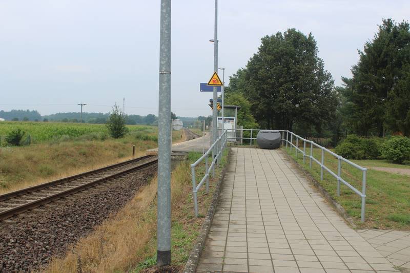 train station Fretzdorf, platform