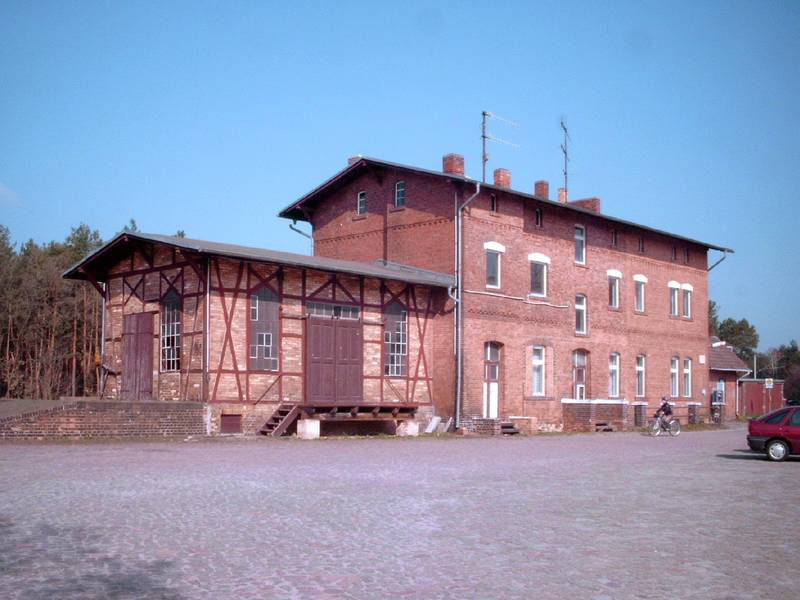 Bahnhof Walddrehna, Ansicht vom Bahnhofsvorplatz