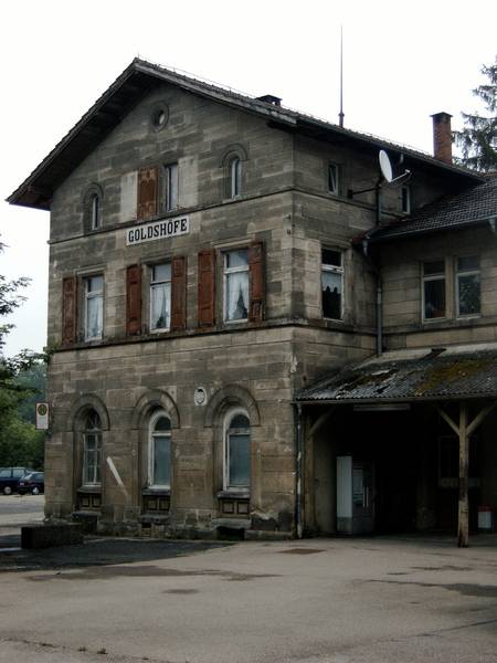 Bahnhof Goldshoefe Seite.jpg