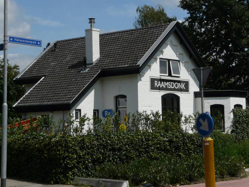 Voormalig station Raamsdonk. Tegenwoordig een woonhuis