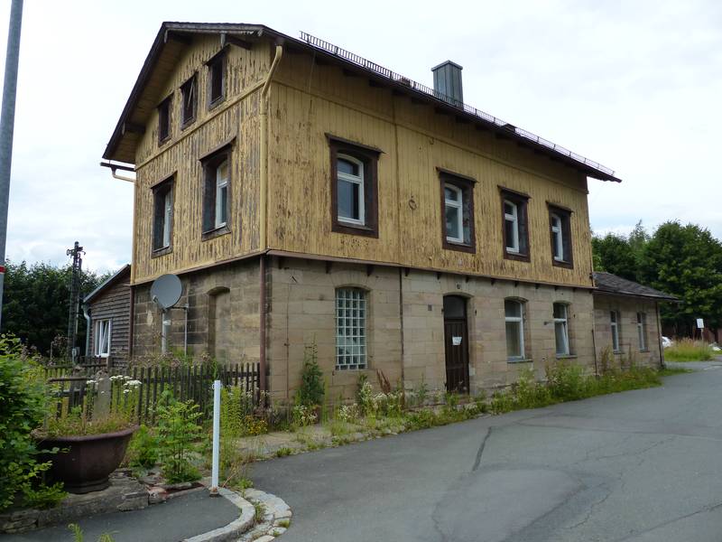 Bilderserie Bahnhof, Bahnhofsgebäude und Brücke