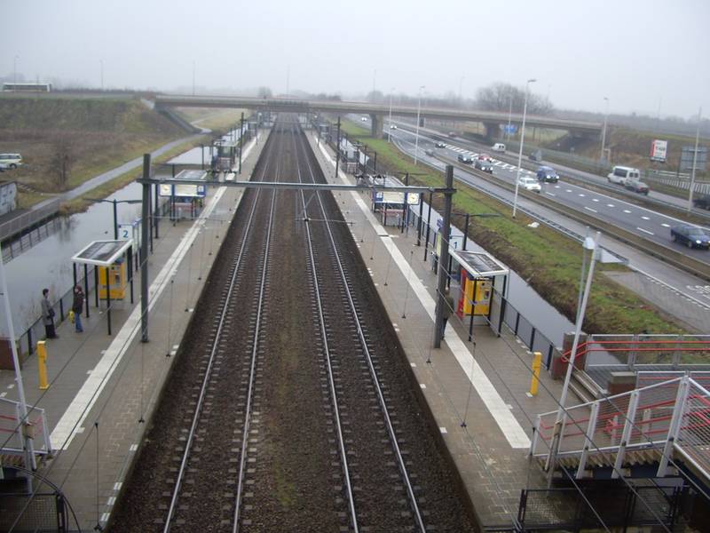 Haarlem Spaarnwoude perrons.jpg