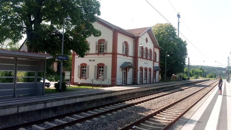 Bahnhof Dallau (Haltestelle der Strecke Neckarelz-Osterburken, ehemaliger Bahnhof)