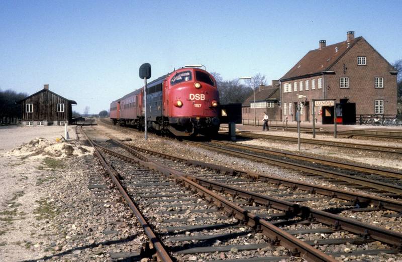 DSB-Kleinstadtbahnhöfe Bahnhof Lundby am 14 834027.jpg