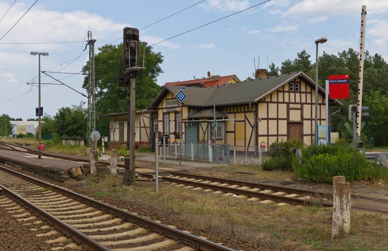 Train stop Ferch-Lienewitz, near Ferch am Schwielowsee, Brandenburg, Germany