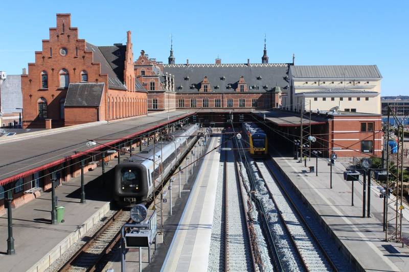 Bahnhof Helsingør am 29 September 763136.jpg