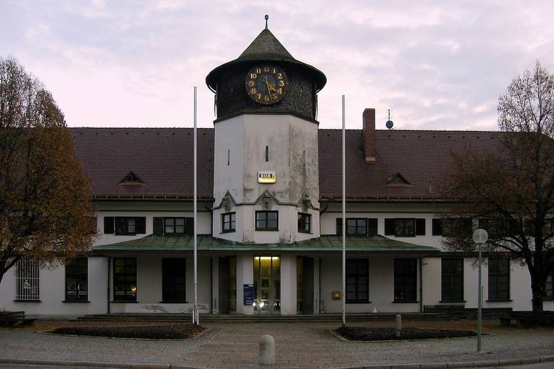 Bahnhof Bad Toelz.jpg