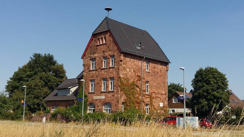 Haltepunkt Klein-Umstadt Empfangsgebäude.jpg