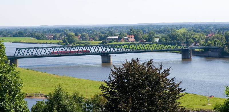 Elbbruecke Lauenburg 5536.jpg