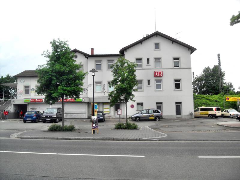 Der Niersteiner Bahnhof in Rheinhessen (Deutschland)