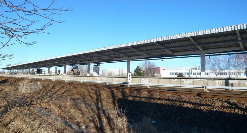 Ortsteil Berlin-Marzahn, Bahnhof Poelchaustraße