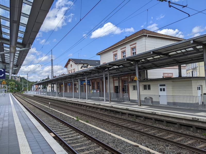 Bahnhof Remagen Gleise 1 und 2.jpg