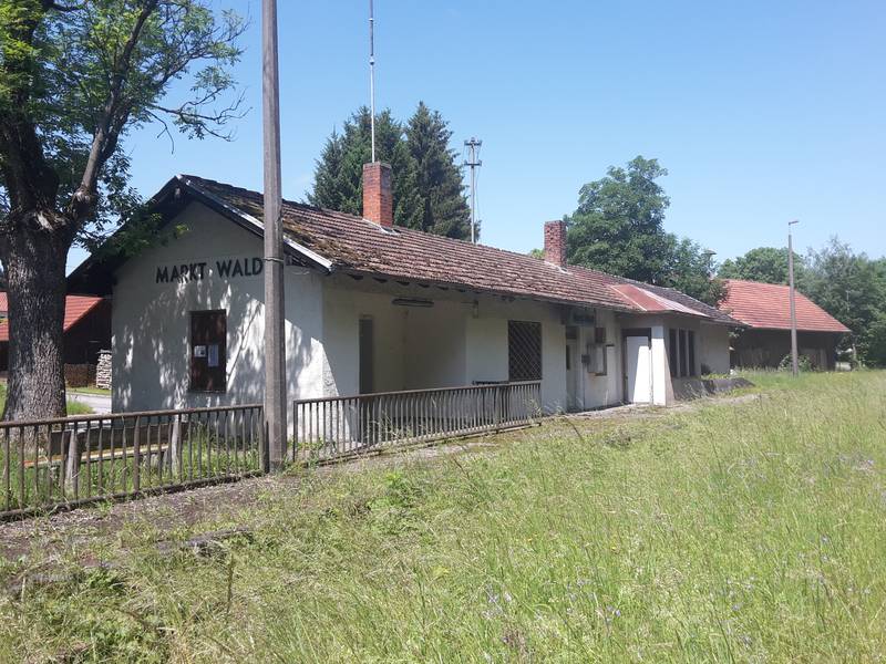 Markt Wald station