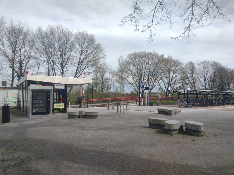 Waiting room and platform entrance of Lichtenvoorde-Groenlo train station.