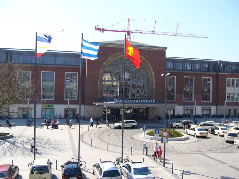 Haupteingang des Bahnhofs der Stadt Kiel