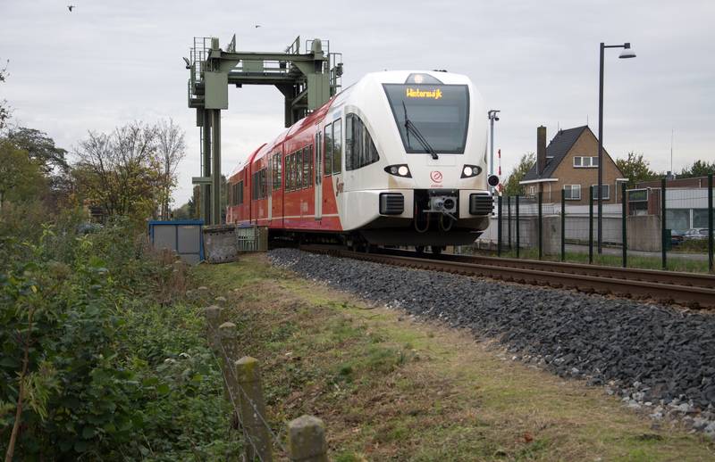 Doetinchem Arriva na 372 brug naar Winterswijk (10688885414).jpg
