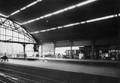 154589, Gezicht op het perron en de perronkap van het N.S.-station Amsterdam Weesperpoort te Amsterdam., Nederlandse Spoorwegen, fotograaf