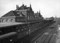 154839, Gezicht op het N.S.-station Geldermalsen te Geldermalsen., Nederlandse Spoorwegen, fotograaf