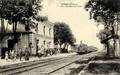 GALGON (Gironde) - La gare - Arrivée d'un train.