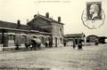 VILLERS-BRETONNEUX (Somme) - La cour de la nouvelle gare - Editeur : Moncomblé n°4.