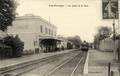 RIS-ORANGIS - Les Quais de la Gare et le Train.